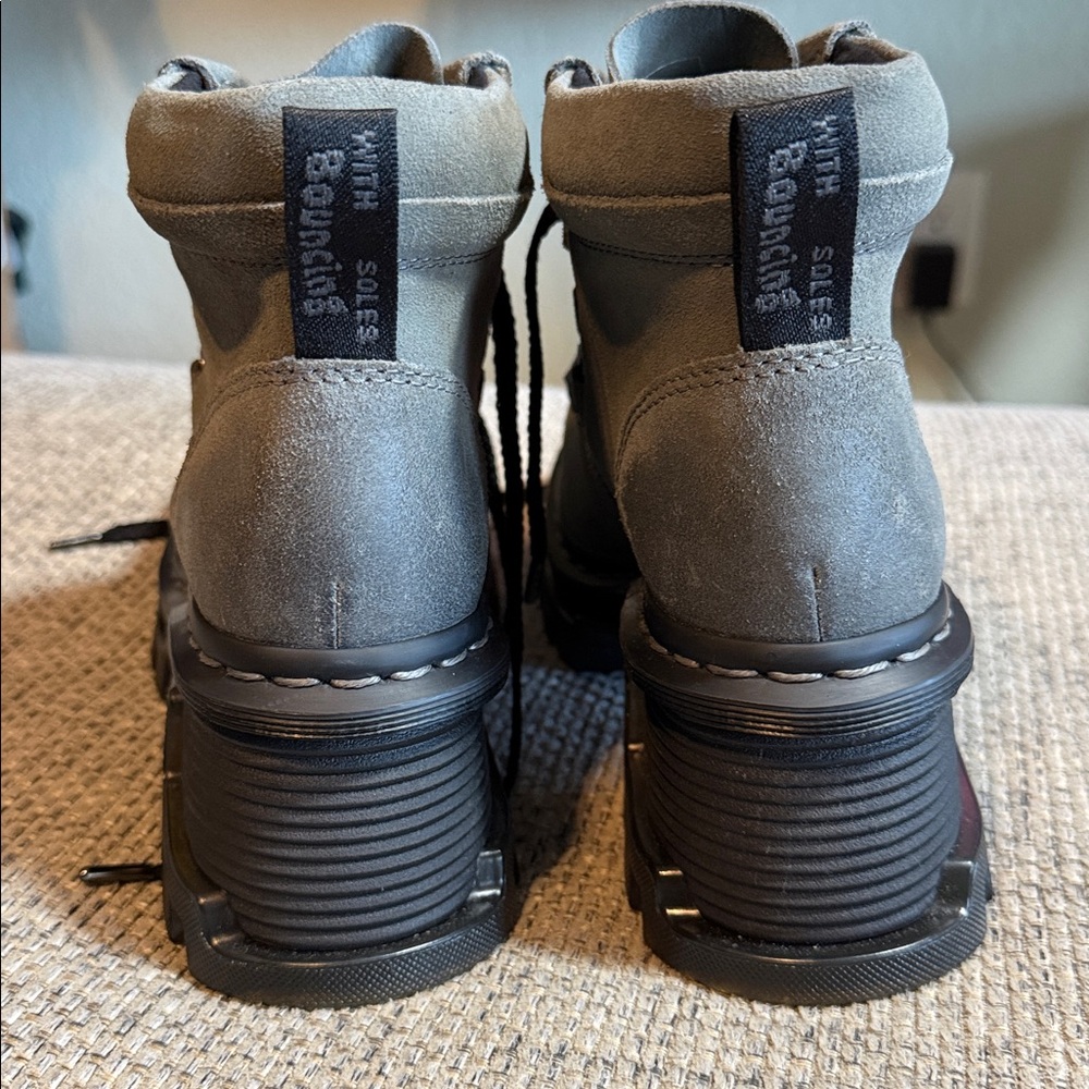NWOT Dr. Martens Corran 3-Eye Suede Heeled Gray Chunky Ankle Boots Gunmetal sz 7 - Picture 3 of 10